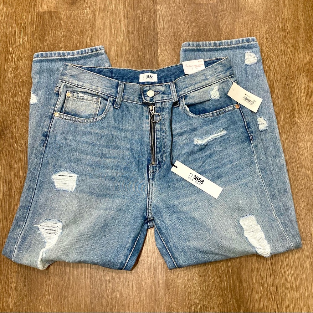M1858 Women’s Jeans Frida Classic High Rise Straight  Size 8 NWT Light Wash